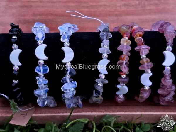 Shell Crescent Moon & Gemstone Chip Bracelet with Sparkle - Image 8